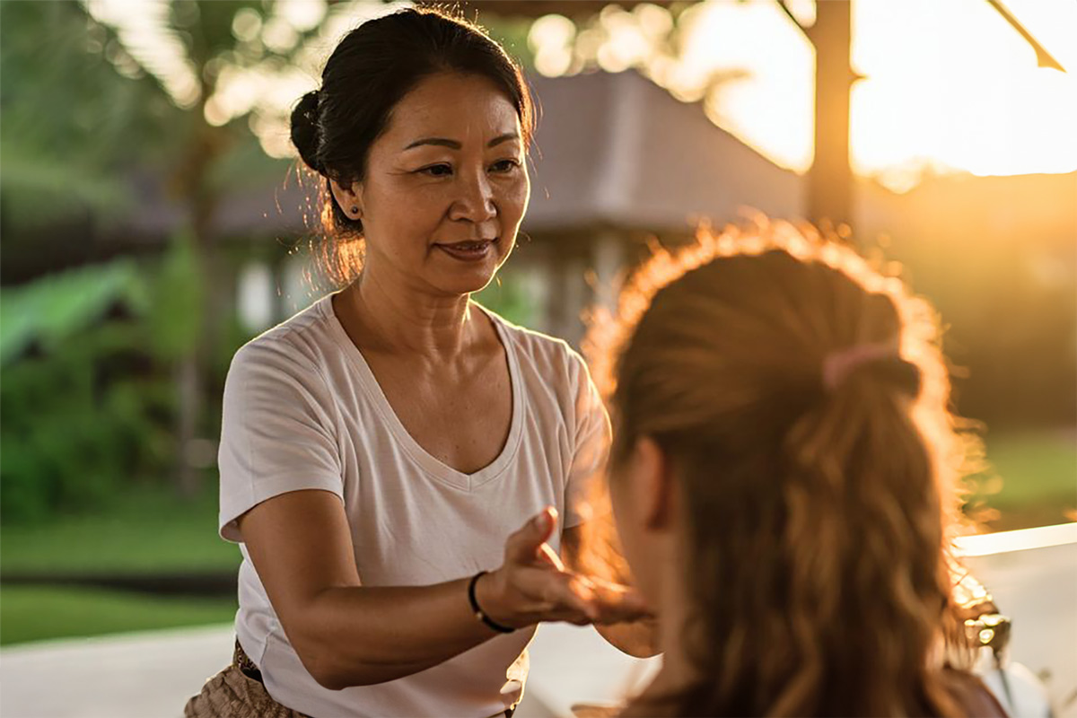 10 formaciones en yoga informadas por trauma (2025)